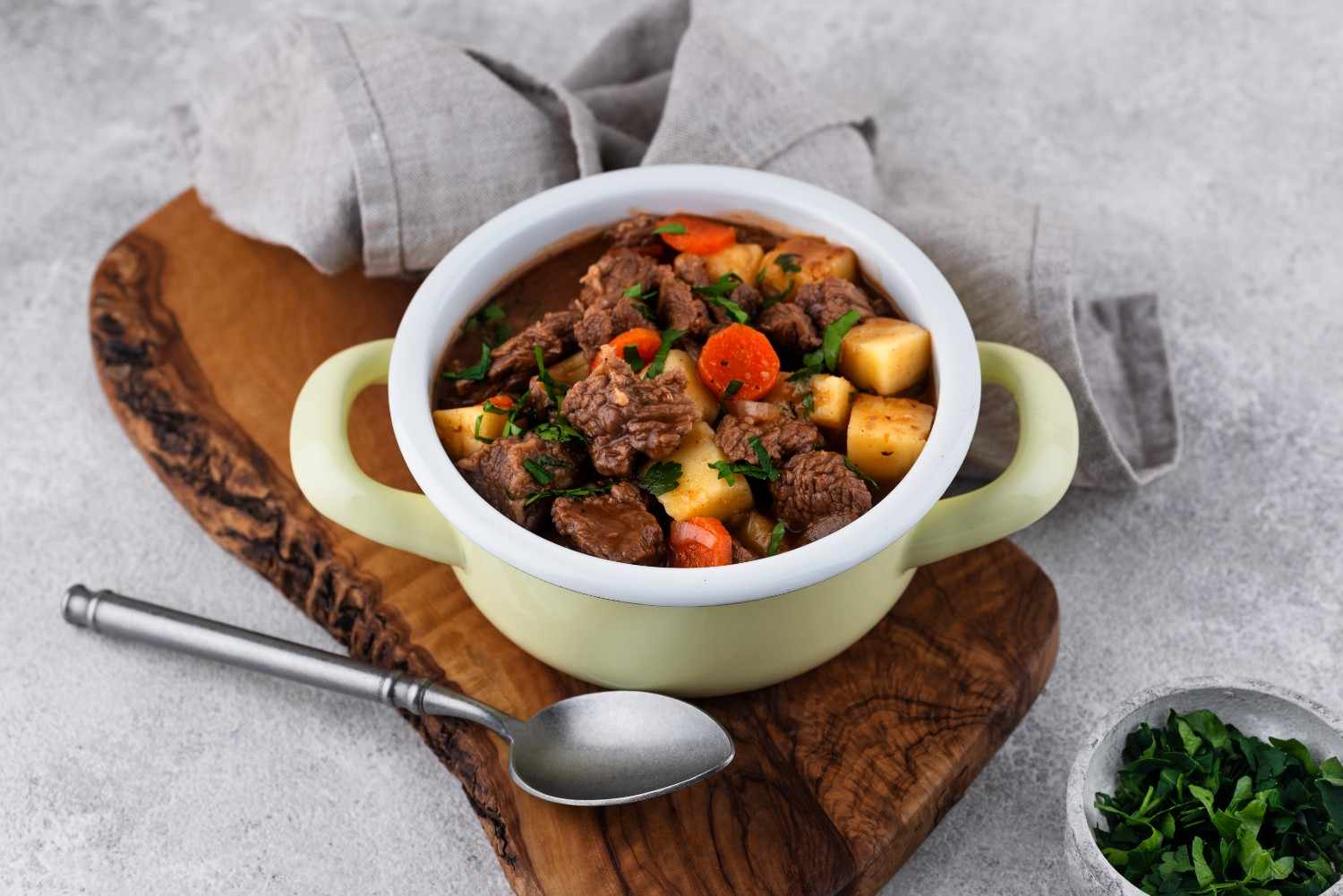 How to Make Hearty Crock Pot Beef Stew (Step-by-Step)