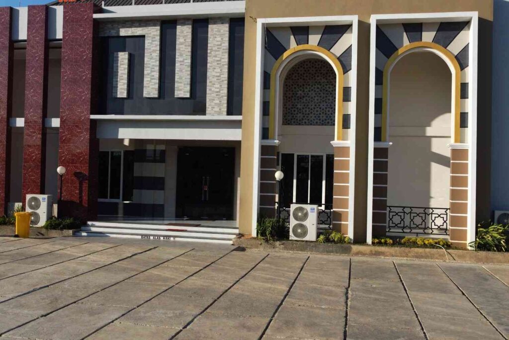 Setting the Stage with Curb Appeal