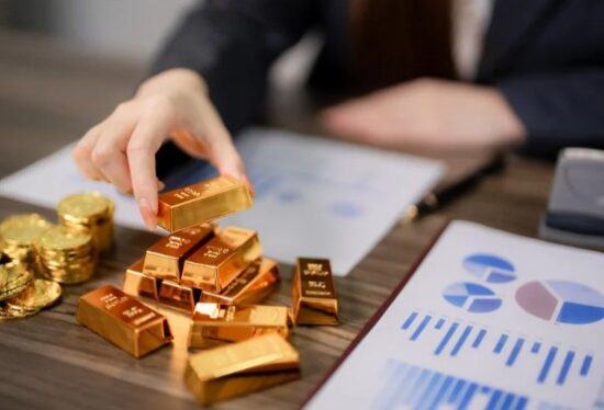 How A Financial Advisor Can Simplify Investment Management in Naples