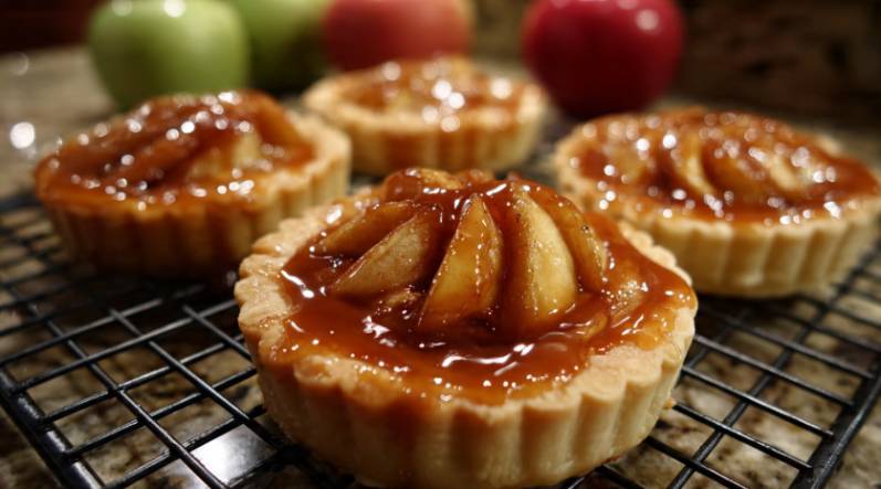Caramel Apple Tarts I Make When I Want an Easy Homemade Dessert